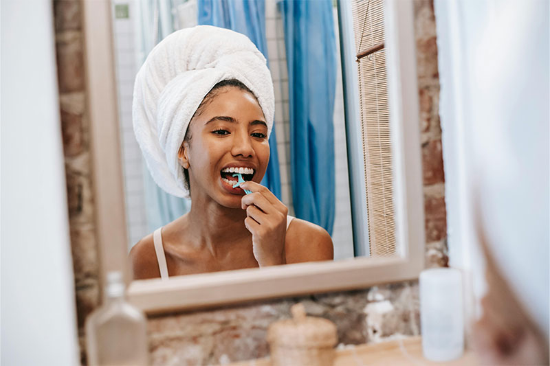 Flossing 101: Easy Steps for a Healthier, Brighter Smile